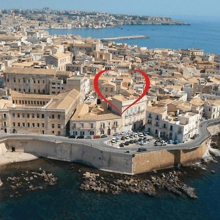 Casa Nagale- Una Suite Di Charme Nel Cuore Di Ortigia A 50 Mt Dal Mare Szirakúza Kültér fotó
