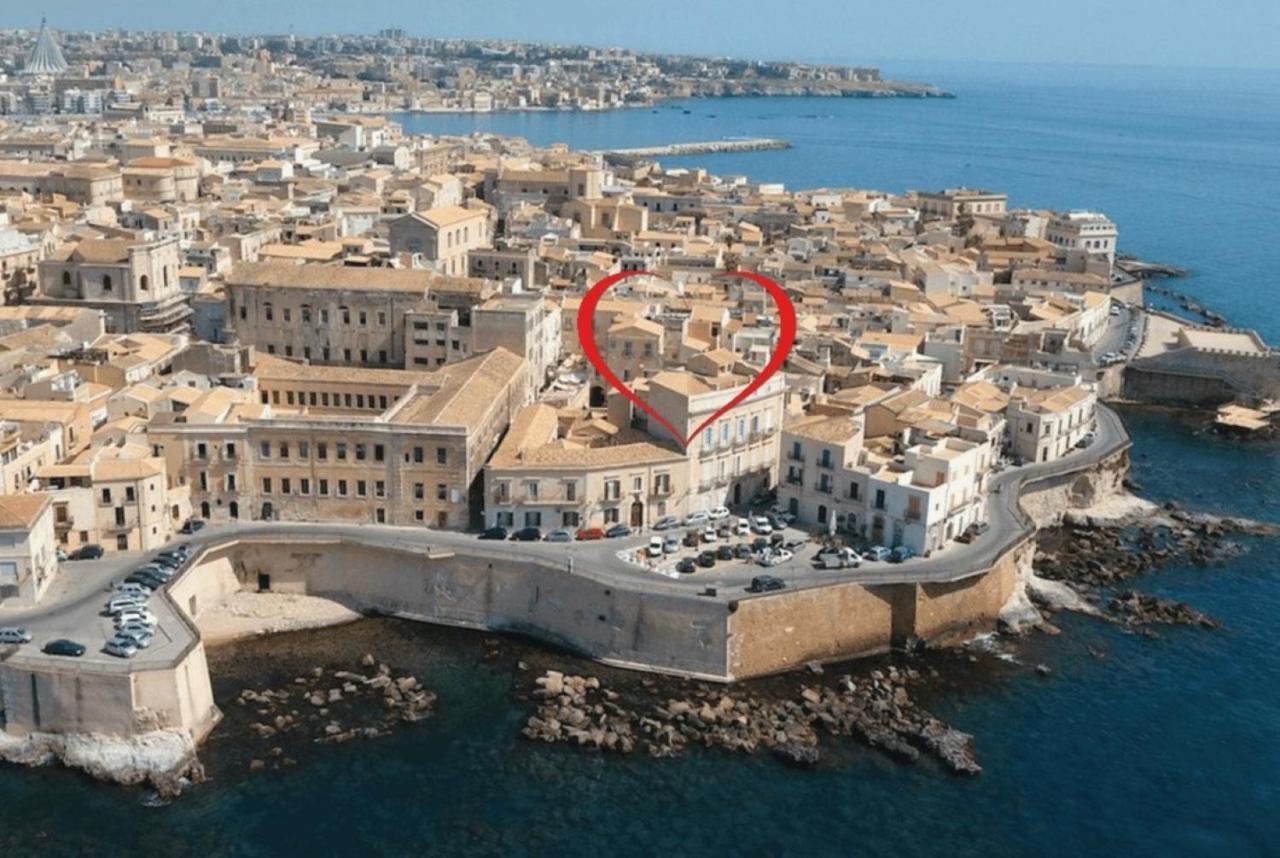 Casa Nagale- Una Suite Di Charme Nel Cuore Di Ortigia A 50 Mt Dal Mare Szirakúza Kültér fotó