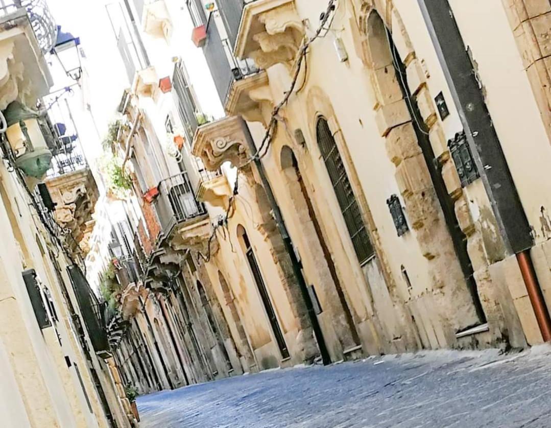 Casa Nagale- Una Suite Di Charme Nel Cuore Di Ortigia A 50 Mt Dal Mare Szirakúza Kültér fotó
