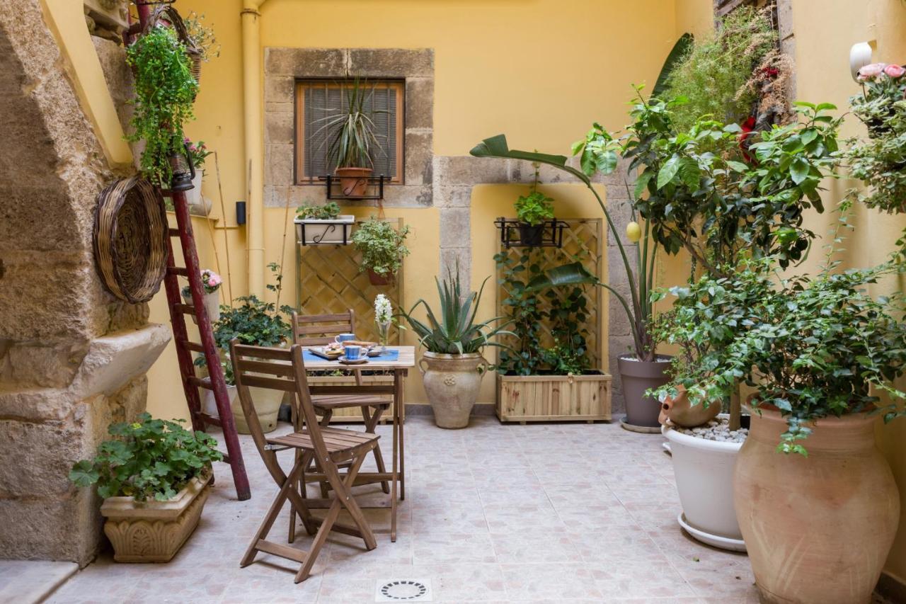 Casa Nagale- Una Suite Di Charme Nel Cuore Di Ortigia A 50 Mt Dal Mare Szirakúza Kültér fotó
