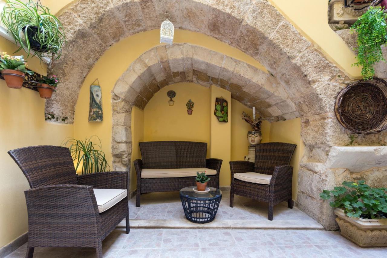 Casa Nagale- Una Suite Di Charme Nel Cuore Di Ortigia A 50 Mt Dal Mare Szirakúza Kültér fotó