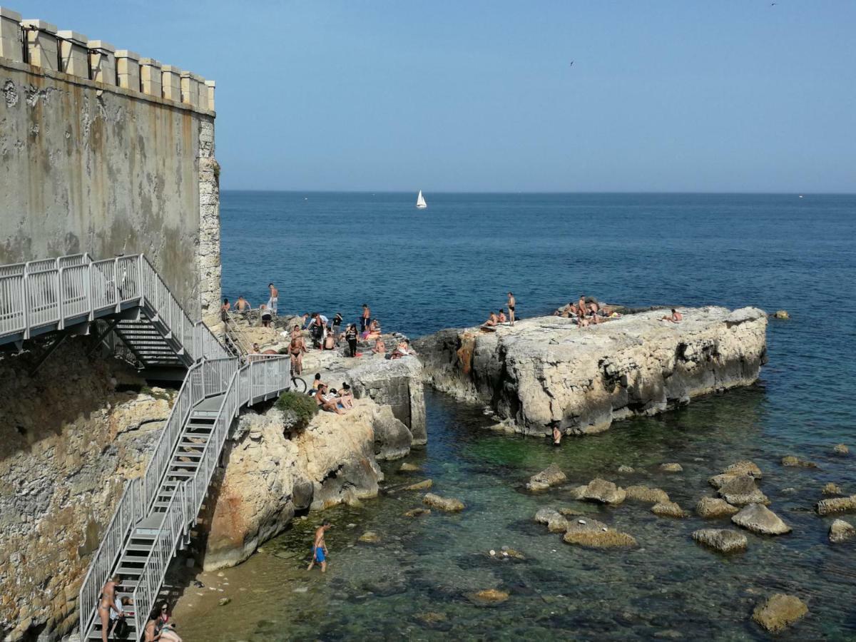 Casa Nagale- Una Suite Di Charme Nel Cuore Di Ortigia A 50 Mt Dal Mare Szirakúza Kültér fotó