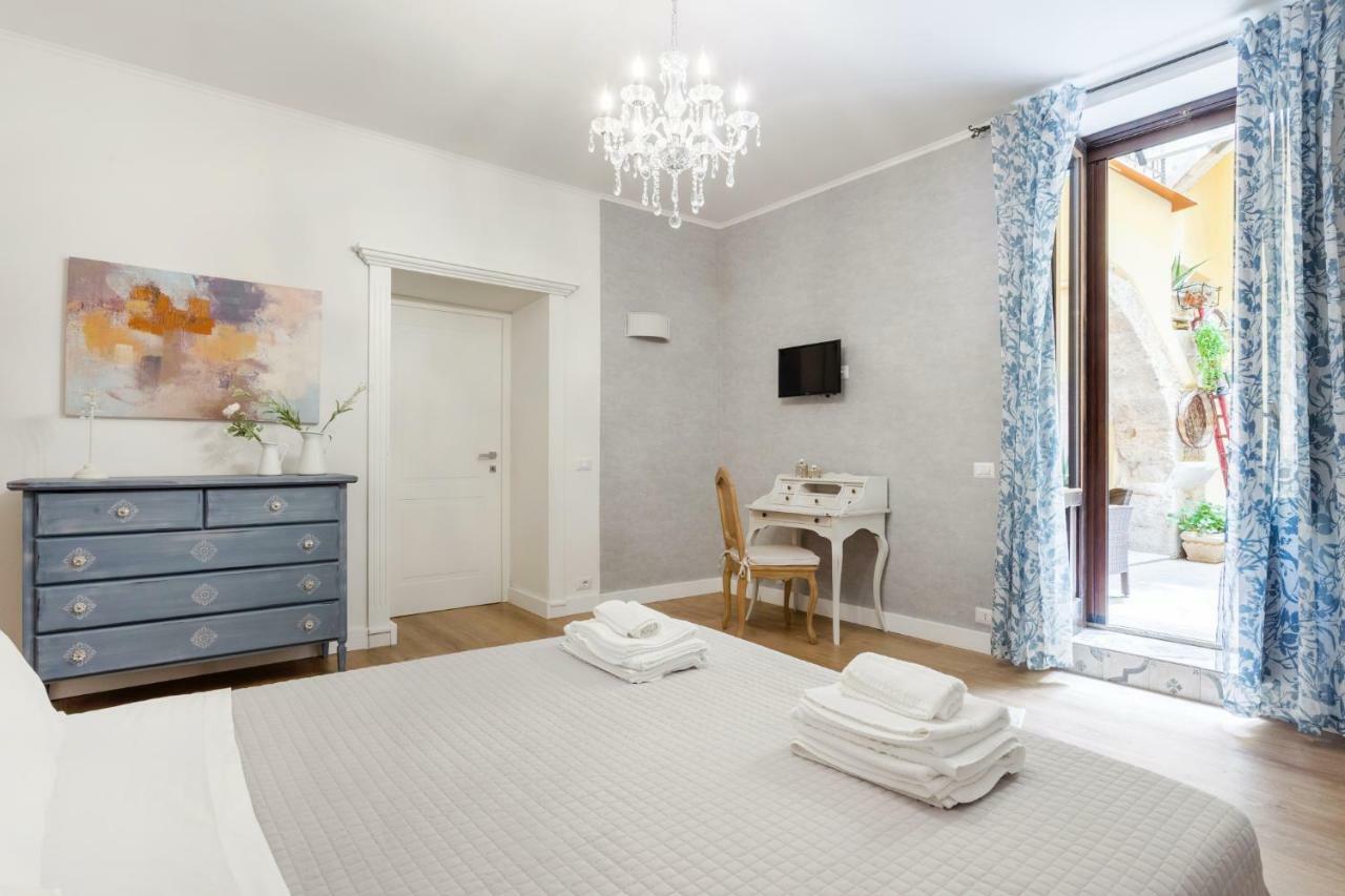 Casa Nagale- Una Suite Di Charme Nel Cuore Di Ortigia A 50 Mt Dal Mare Szirakúza Kültér fotó
