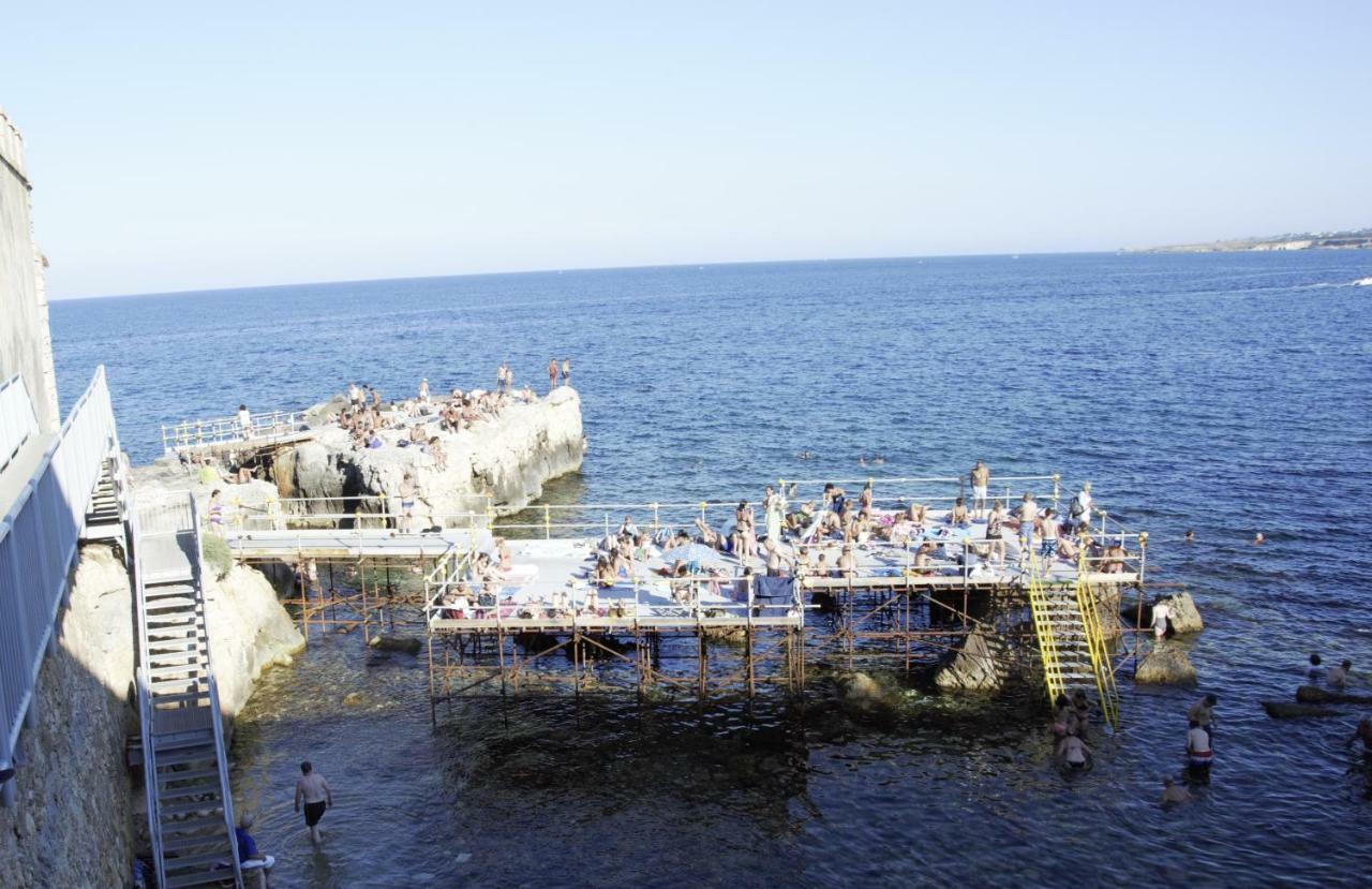 Casa Nagale- Una Suite Di Charme Nel Cuore Di Ortigia A 50 Mt Dal Mare Szirakúza Kültér fotó