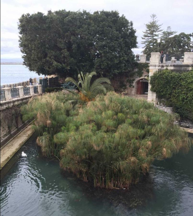 Casa Nagale- Una Suite Di Charme Nel Cuore Di Ortigia A 50 Mt Dal Mare Szirakúza Kültér fotó