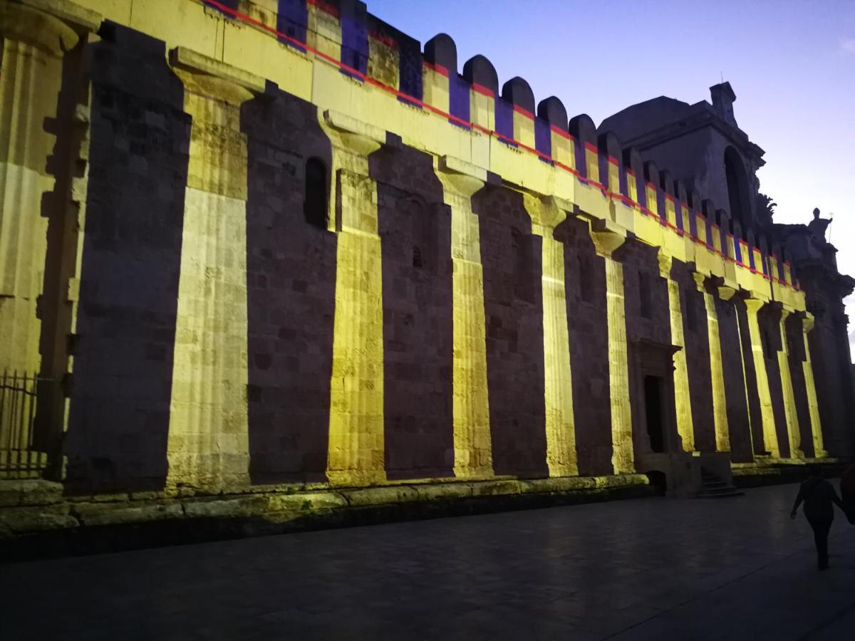 Casa Nagale- Una Suite Di Charme Nel Cuore Di Ortigia A 50 Mt Dal Mare Szirakúza Kültér fotó